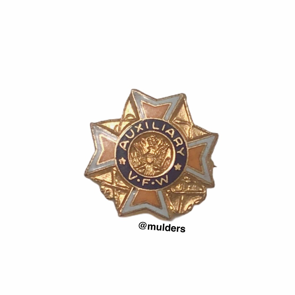 Vintage VFW Veterans of Foreign War Auxiliary Eagle Military Pin